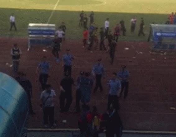 打架比香港洪兴还猛！武汉宏兴大战江苏苏宁