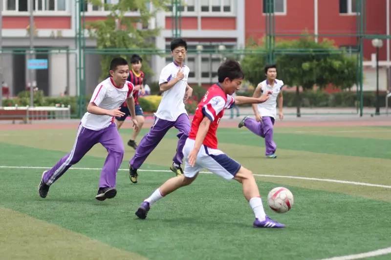身边的好学校|天津市第五十四中学迎来足球洋教练让足球精神为学生的性格养成奠基