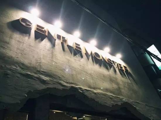 韩国比较火的墨镜,韩国超火的墨镜