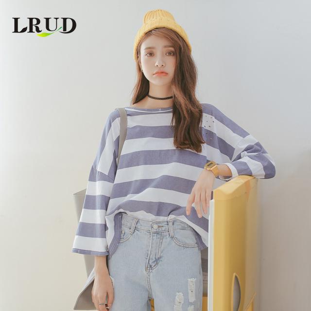 黄色配上黑色,黄色配黑色的穿搭