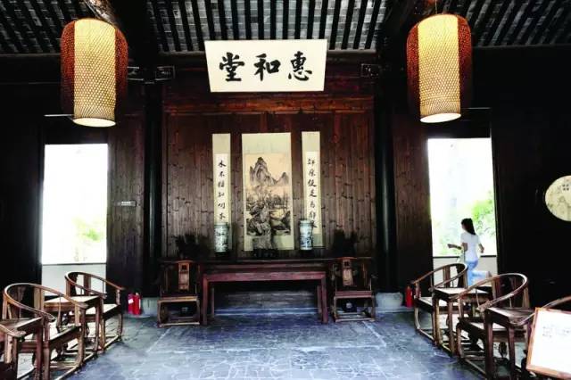 他家财万贯，被称为“华人收藏之首”，也是一位多才多艺的画家！