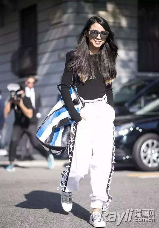 杨紫黑色阔腿牛仔裤,杨紫健身裤