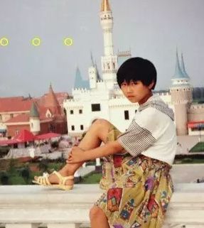 「神探苍扒瓜」LCK榜首KZ战队晒出小花生童年萌照，粉丝：吃可爱长大的吧？