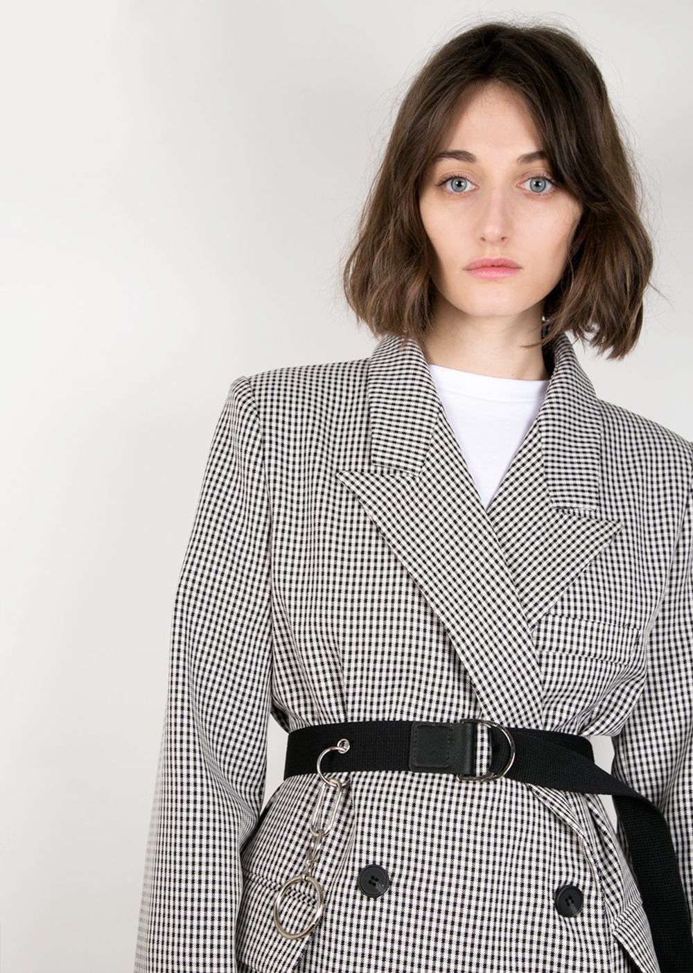 金南珠露背装,金南珠穿西装