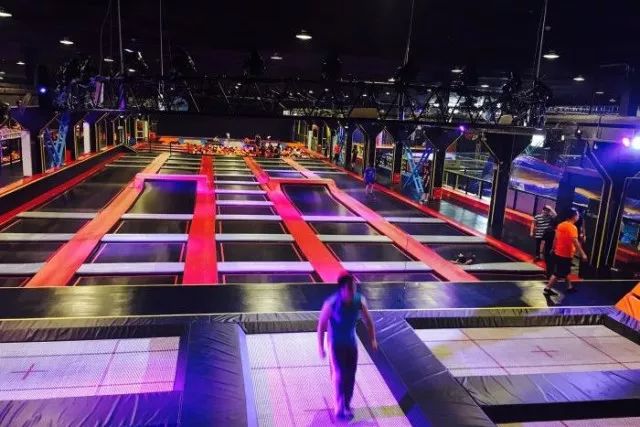 上海宝山乐翻天蹦床公园,蹦床主题公园宝山新杨湾