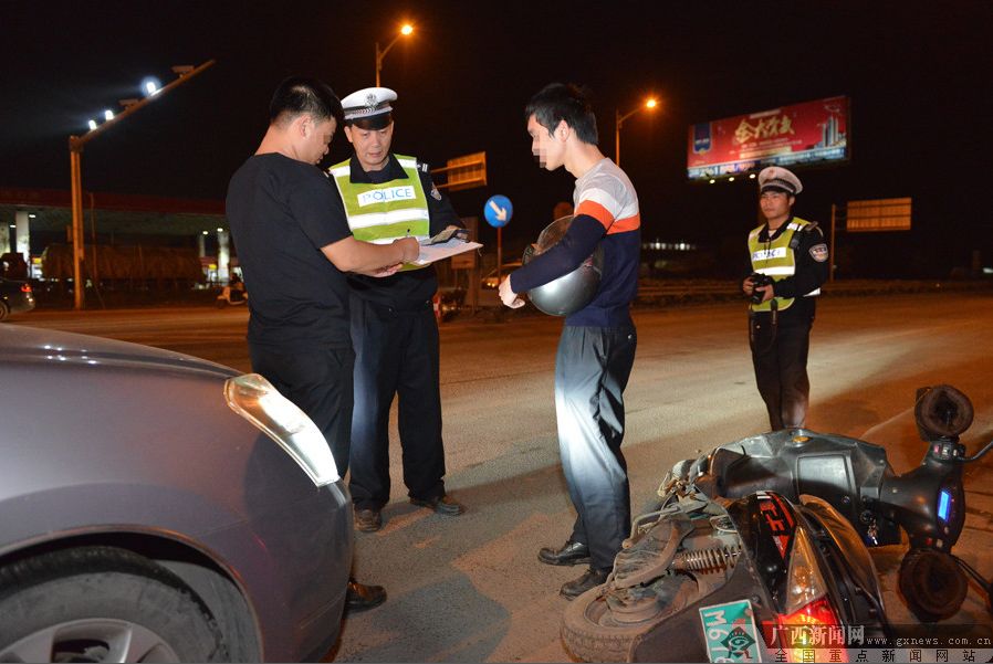 老黄牛交警视频,交警涂文虎平安春运