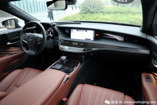 东方人一定要坐西方风格的豪车?这台东方豪车站出来说不!