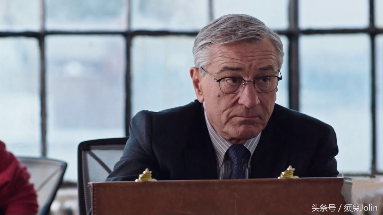 实习生，年轻的安妮海瑟变身创业老板调教退休老人