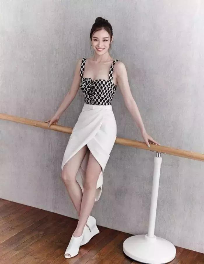 代言一个接一个，她的资源也太好了吧