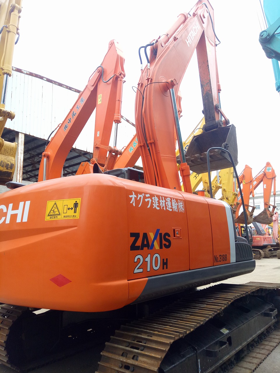 2015年的二手日立55挖掘机价格表,精品原装日立2003二手挖掘机出售