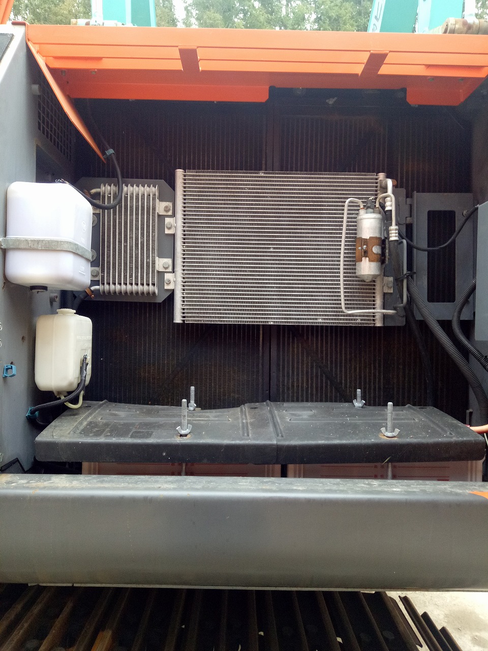 2015年的二手日立55挖掘机价格表,精品原装日立2003二手挖掘机出售