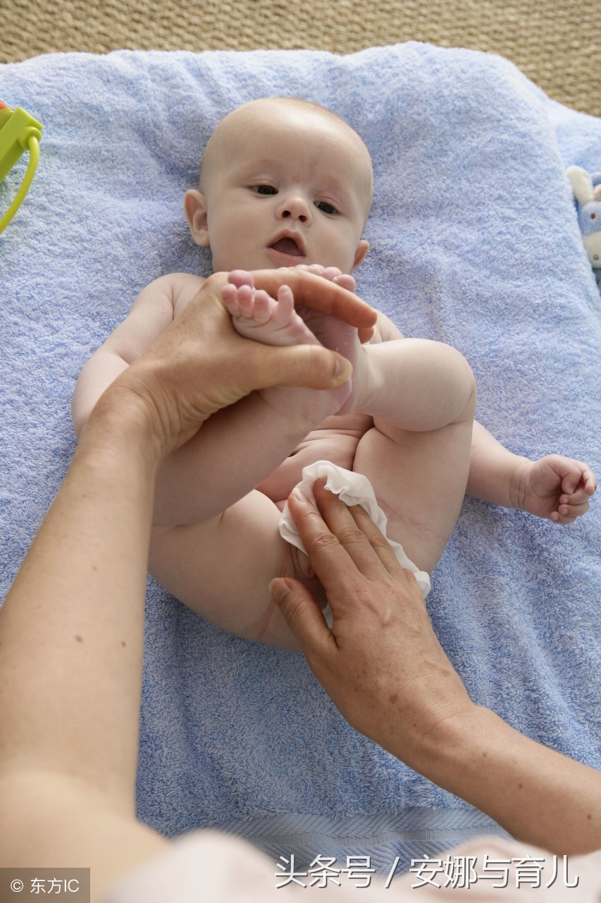 给宝宝洗屁屁换尿布就哭,给宝宝洗屁屁换尿不湿