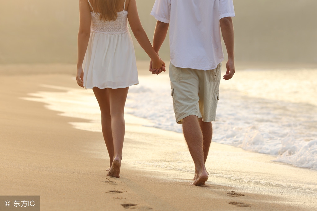 两个人之间真正的爱是什么,爱是什么至少两个人在一起更舒服