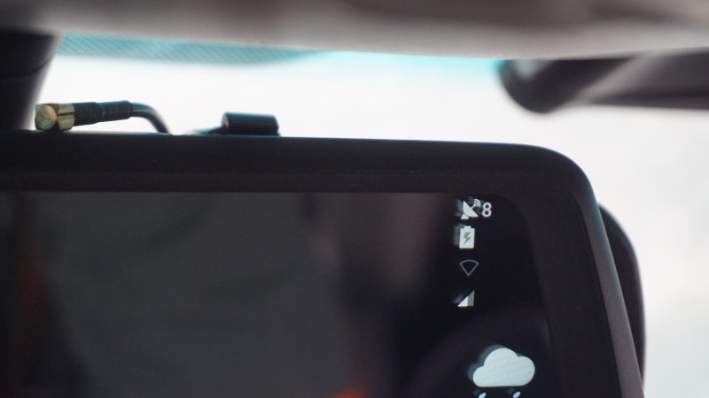 全面屏与后视镜的组合，威路特M8带来更安全的行车体验