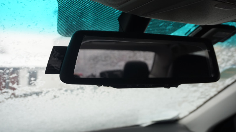 全面屏与后视镜的组合，威路特M8带来更安全的行车体验