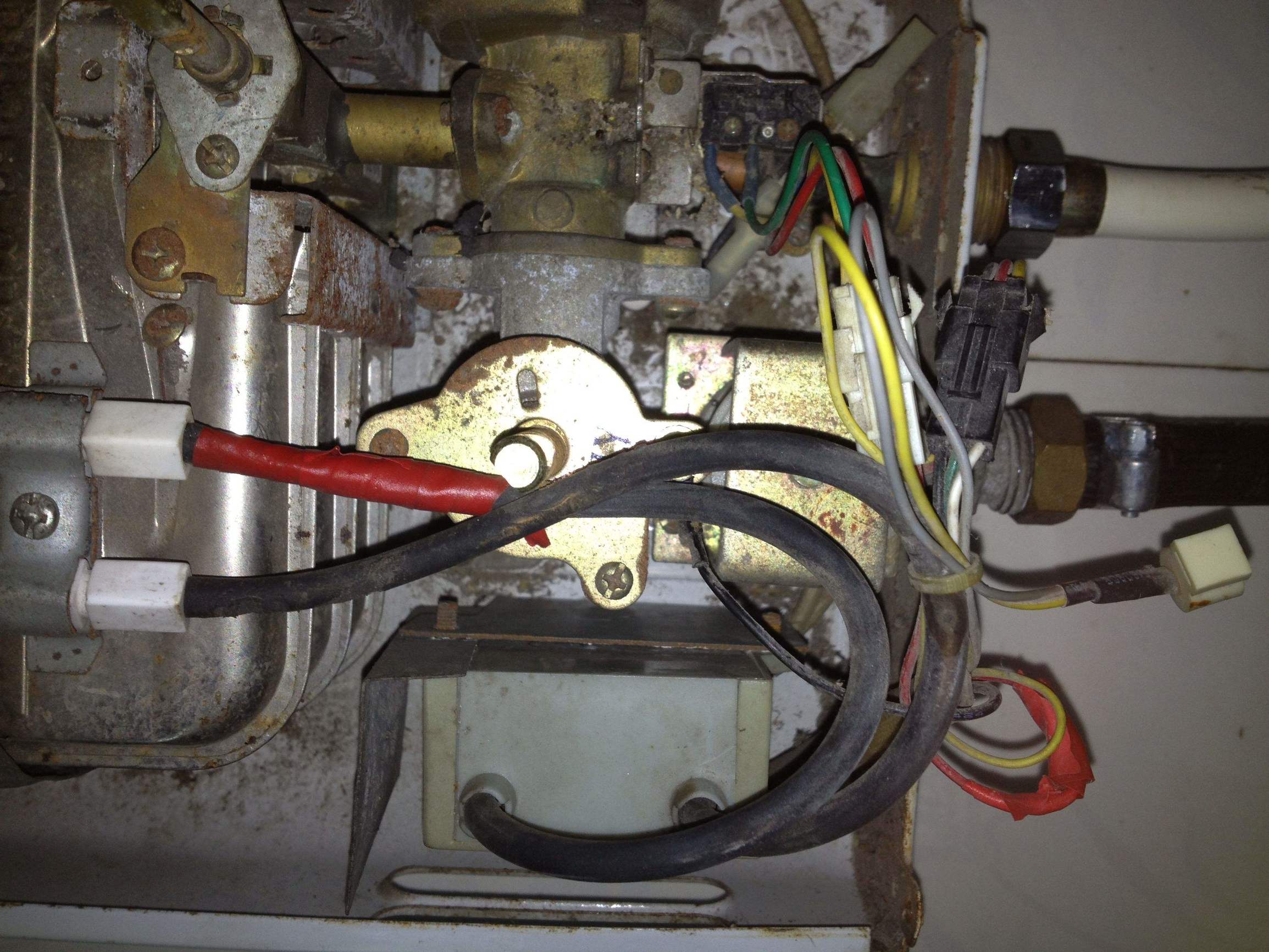 燃气热水器突然爆一声怎么解决,天然气热水器嗡嗡响怎么回事