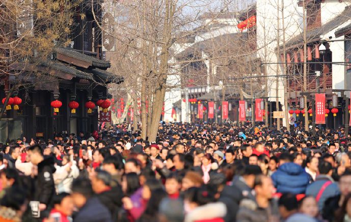 今夜的南*夫子京**庙,全是人人人人!有你吗?