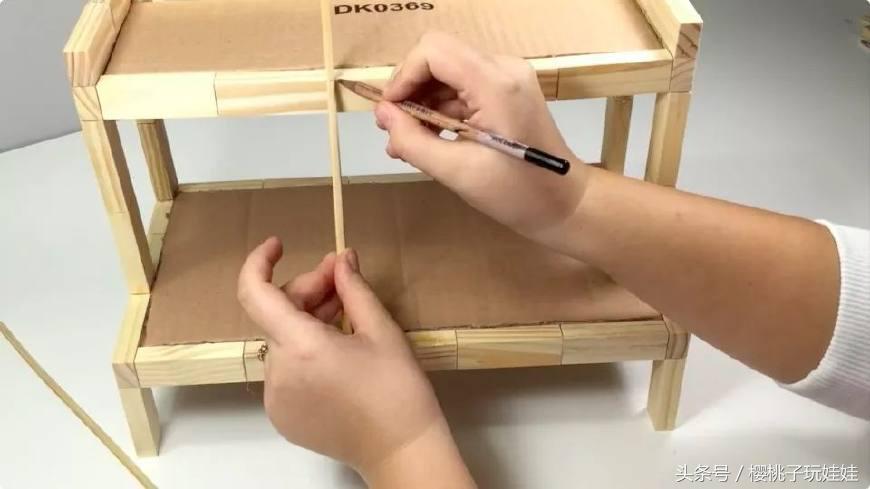 用小木块做芭比娃娃,最简单怎么做芭比娃娃