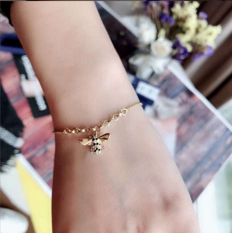 江疏影亲示：换成GUCCI设计师的施华洛世奇，美出天际！