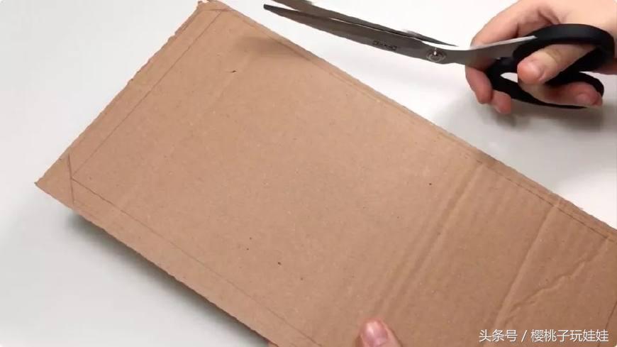 自己动手diy芭比娃娃,手工diy给芭比做小屋