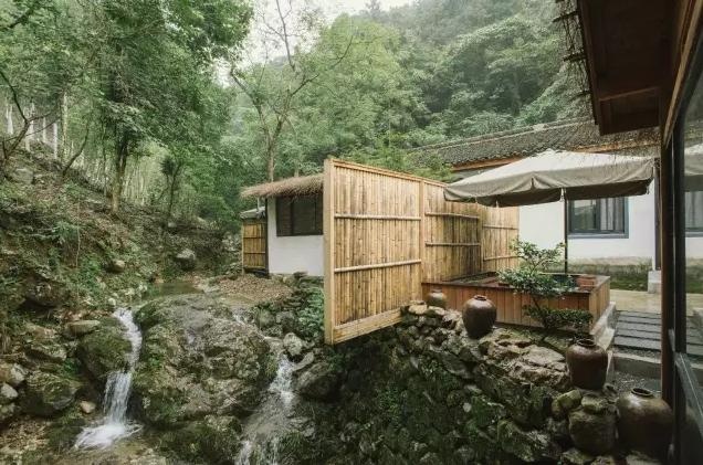 我带着你你带着钱咱们一起去旅行,我带着钱你带着我一起去旅行