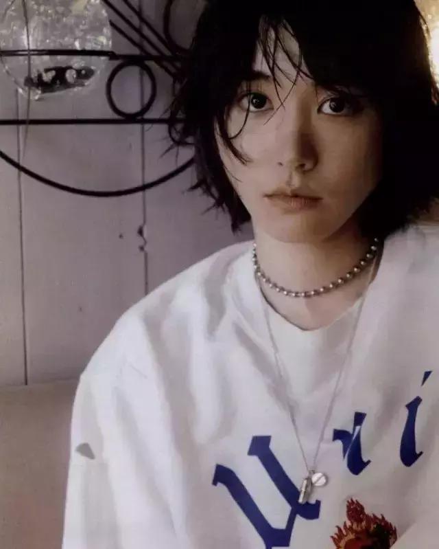 新垣和石原里美哪个好看,石原里美短发穿搭