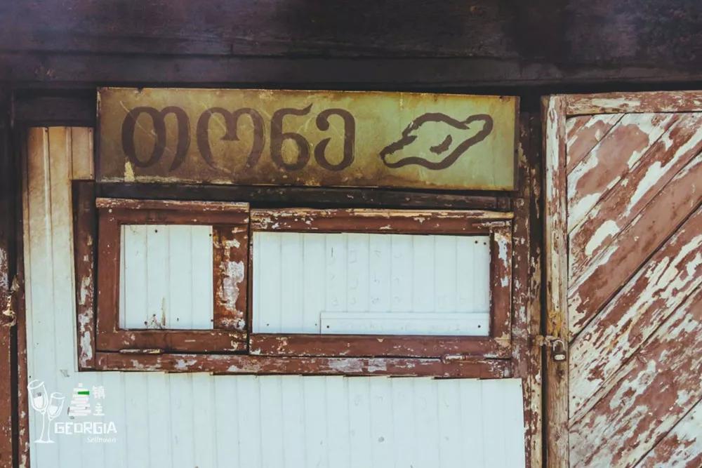 藏在山谷间的红酒小镇,藏在山谷的红酒小镇