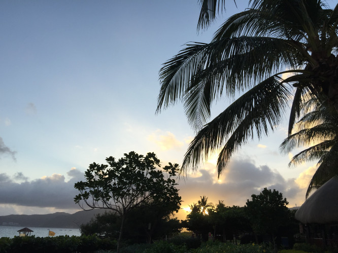 带上父母去看海完整视频,带你去三亚一起看海享受亲子时光