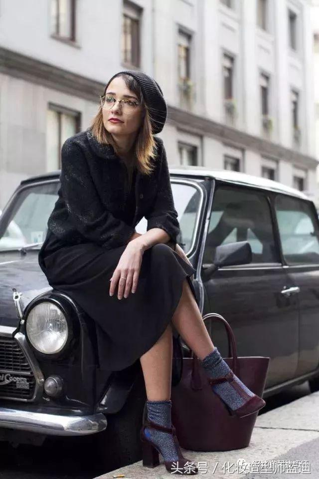 袜子鞋的穿衣搭配图,时尚穿搭小技巧袜子怎么穿好看