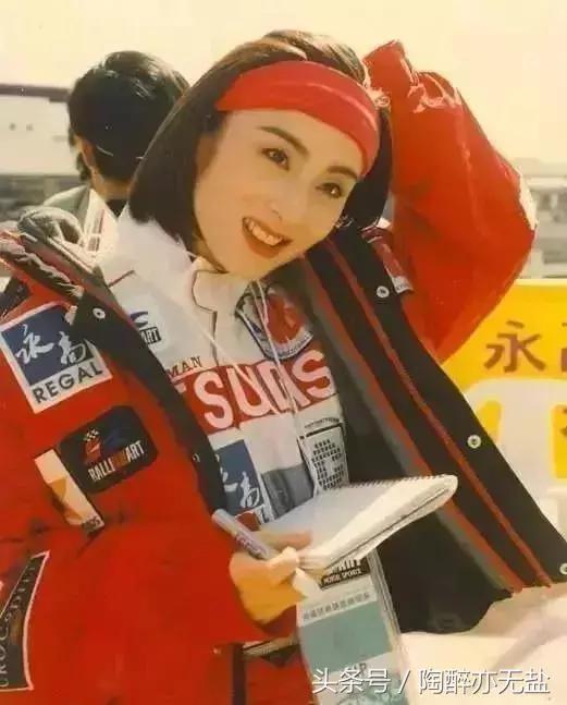 适合减龄少女心的发饰,80年代最流行的女士发饰