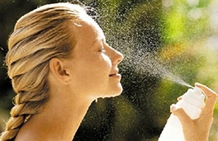 护肤小知识皮肤缺水的警告,护肤带你了解四大皮肤问题