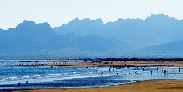 青岛黄岛最清澈最好玩的海边,青岛和黄岛哪个更适合旅游
