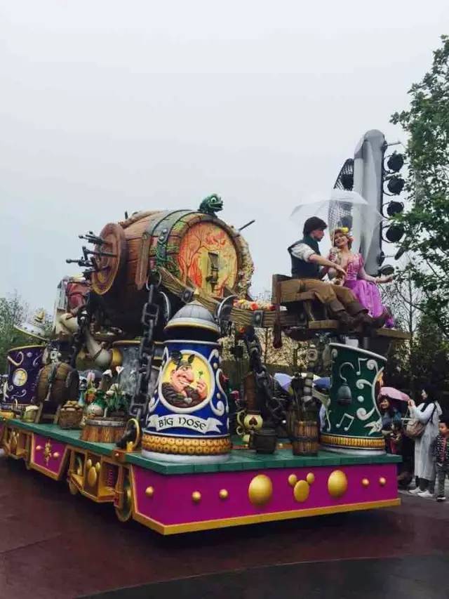 跟着朵拉去探险英文,迪士尼上海儿童游玩攻略