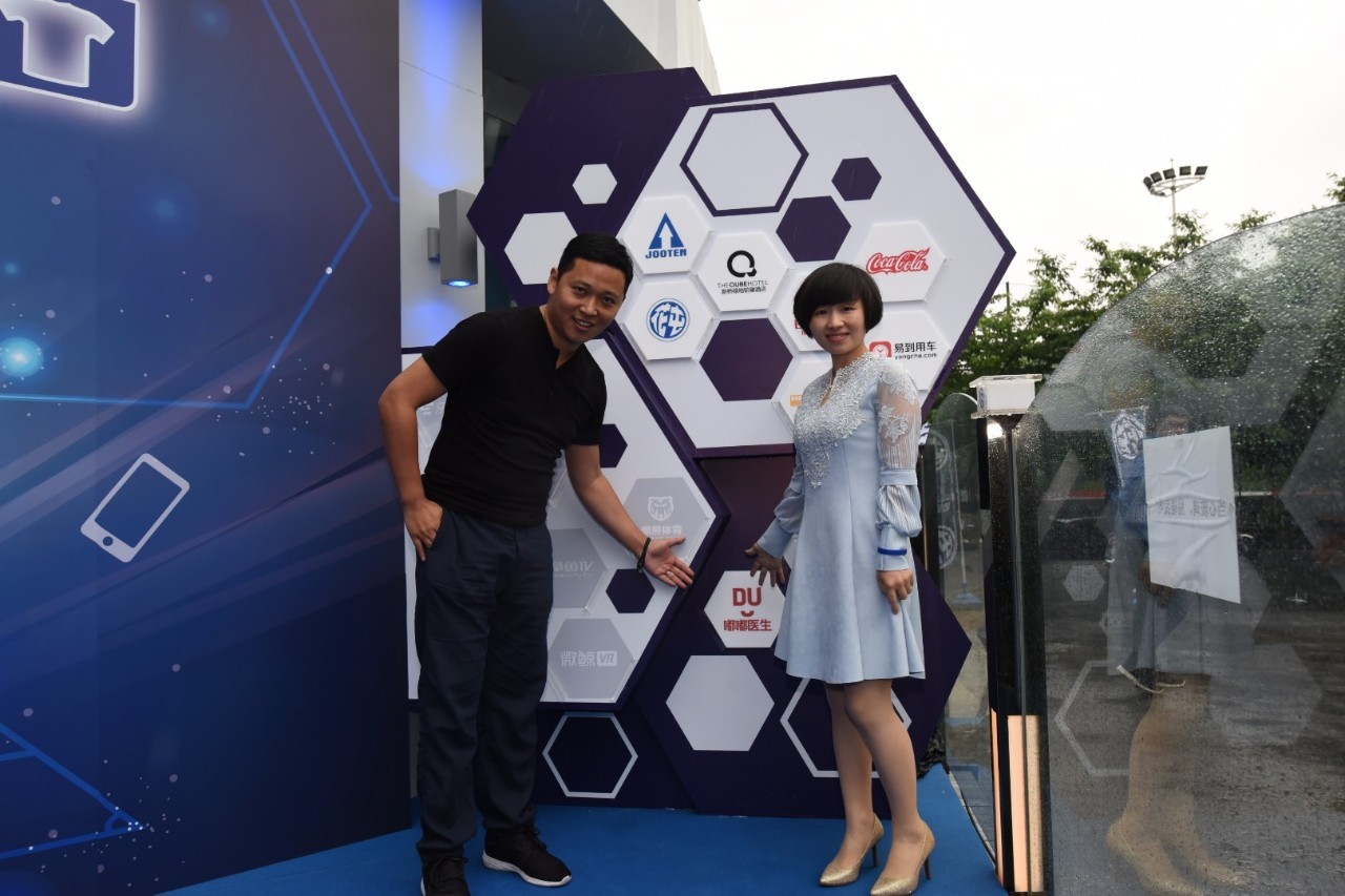 足球是生活的一部分,足球就是生活的缩影