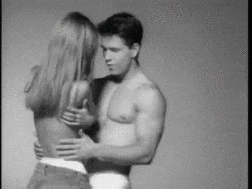 总是性挑逗的CK，这次的广告又被举报了