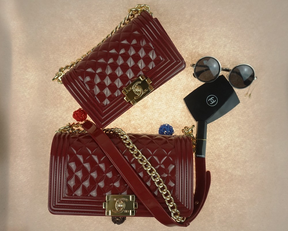 适合夏天背的通勤包百搭,天热背什么材质的包