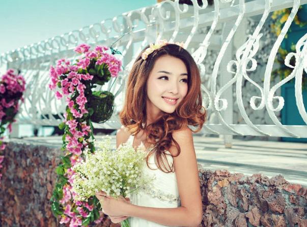 朝阳公园城堡婚纱照姿势大全,婚纱照外景河边拍照姿势大全