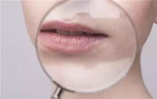 唇纹深怎样涂口红不显唇纹小妙招,如何很有效淡化唇纹