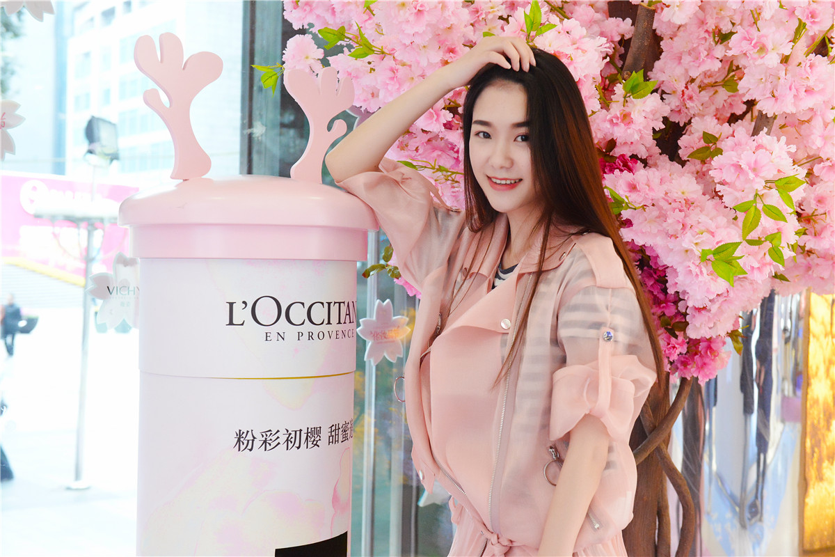 重庆解放碑街拍摄影馆,解放碑每天美女街拍时间