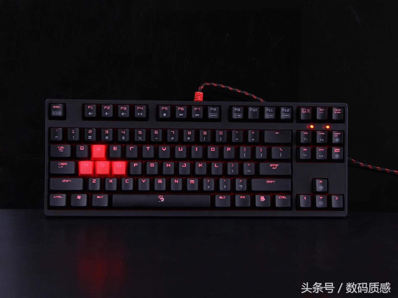 机械键盘青轴打游戏,机械键盘青轴黑轴红轴是什么意思