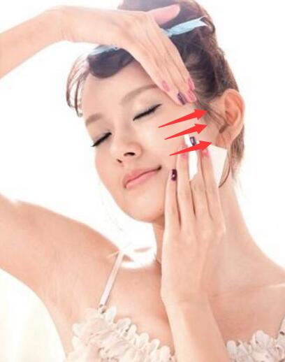 为什么用了爽肤水爆痘,为什么用爽肤水越来越干