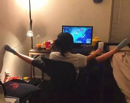 测测你是不是直男或者直女,不穷不丑