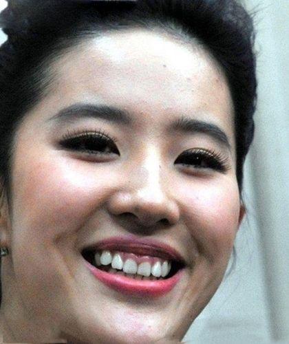 蔡少芬黄晓明主持金鸡奖,蔡少芬黄晓明