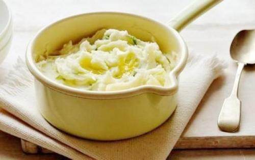 这些食物宝宝千万别吃,这四种辅食别乱给宝宝吃太危险了