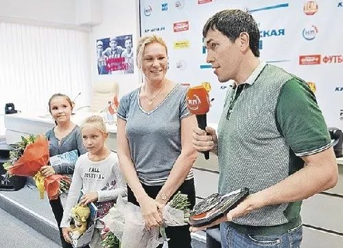 171位选中却豪取大满贯，热爱足球的达秋克如何变成冰球魔术师？