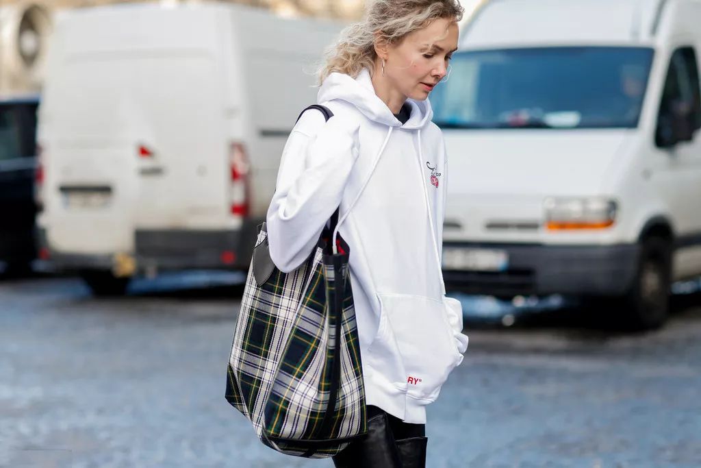 穿腻了的卫衣应该怎么改造,穿腻的连帽卫衣