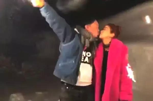 杨幂迪丽热巴带货女王,徐濠萦代言的鞋子