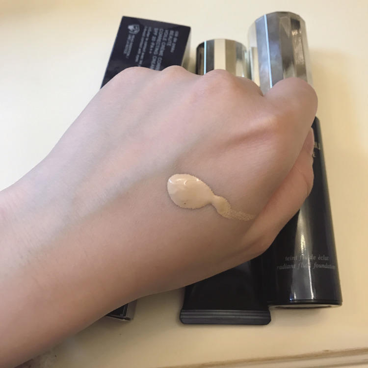 cpb肌肤之钥粉底液如何选色,cpb粉底液适合油皮还是干皮