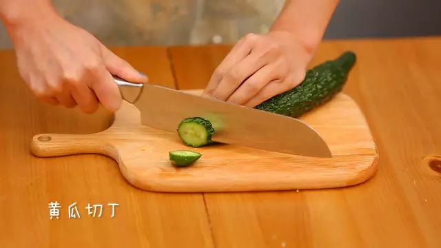 秋葵鸡蛋宝宝早餐,秋葵鸡蛋卷的做法宝宝