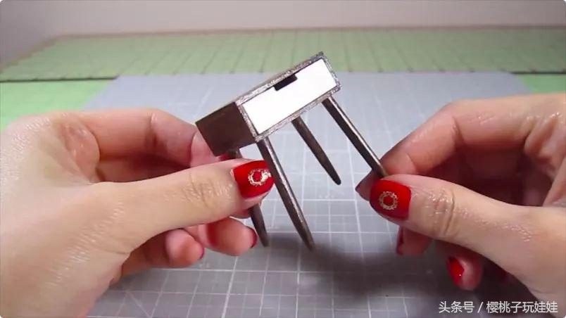 娃娃家床头柜diy自制,手工制作床给芭比娃娃的